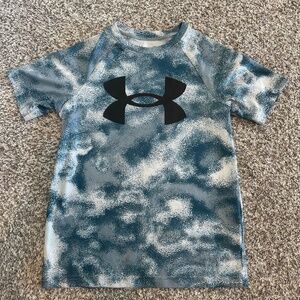 Under Armour Performance Shirt size YM